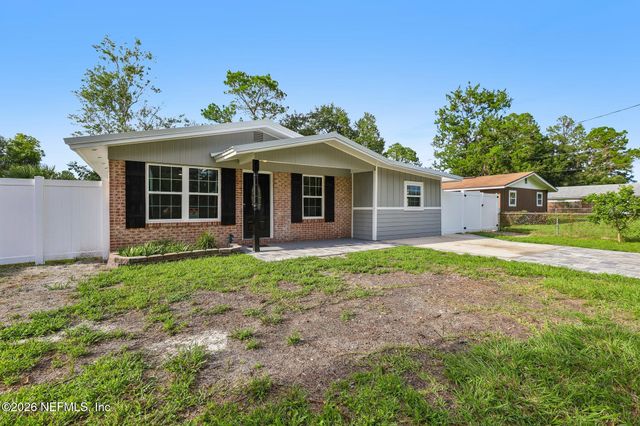 1102 WALNUT Street, Green Cove Springs, FL 32043