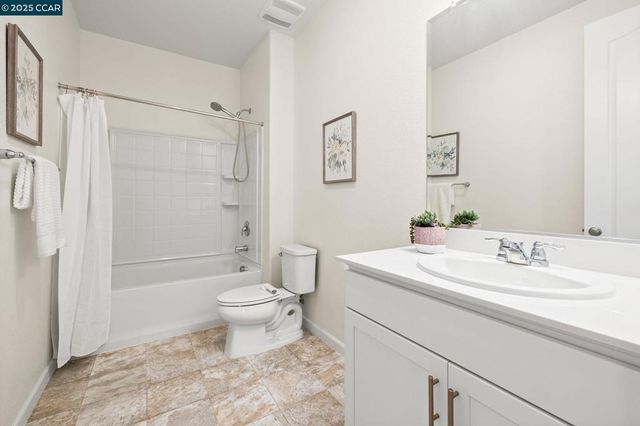 529 Vanek Dr, Oakley, CA 94561