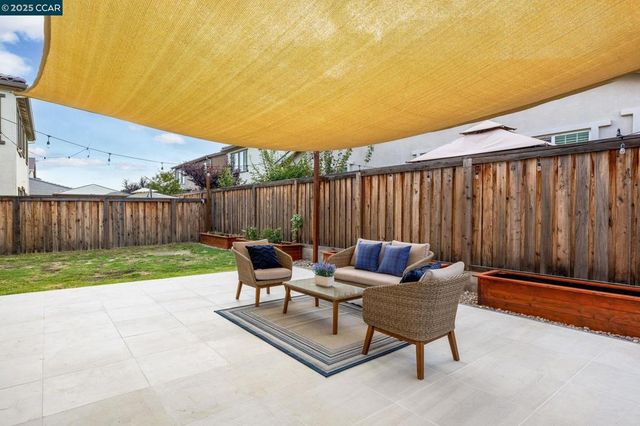 529 Vanek Dr, Oakley, CA 94561