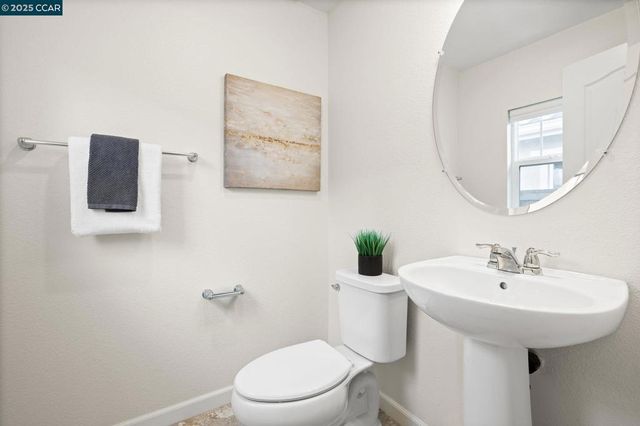 529 Vanek Dr, Oakley, CA 94561