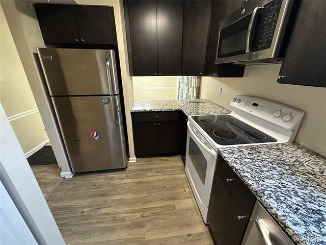 1706 Blue Jay Cove, Brentwood, MO 63144