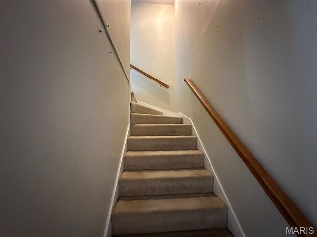 1706 Blue Jay Cove, Brentwood, MO 63144