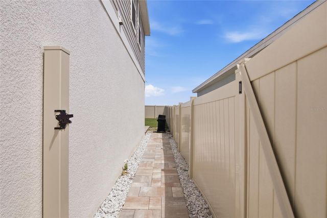 2707 RUNNERS CIRCLE, Clermont, FL 34714