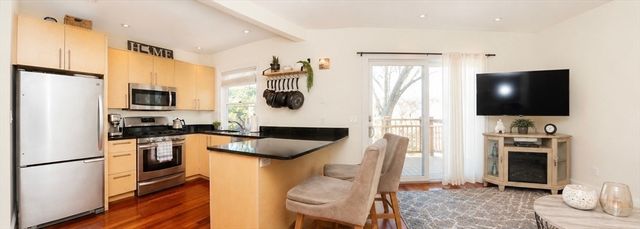 340 W 3rd St 3, Boston, MA 02127