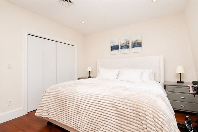 340 W 3rd St 3, Boston, MA 02127