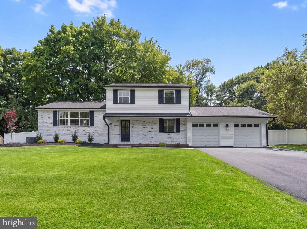 422 BIRCH DR, MICKLETON, NJ 08056 — exterior