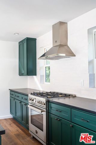 401 Firman Street, Los Angeles, CA 90026