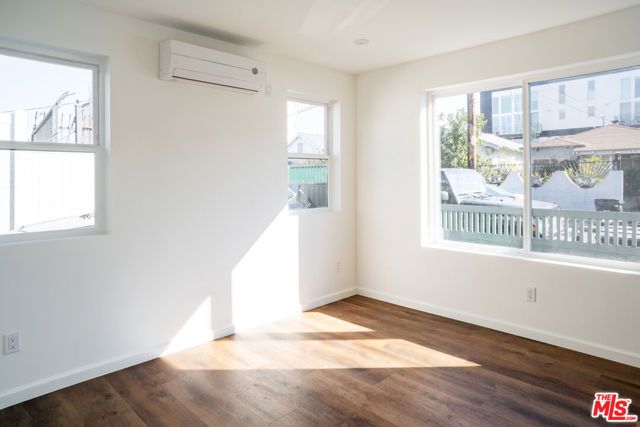 401 Firman Street, Los Angeles, CA 90026