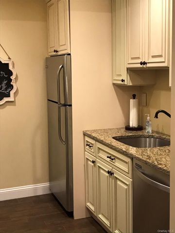 91 Richmond Boulevard 1B, Ronkonkoma, NY 11779