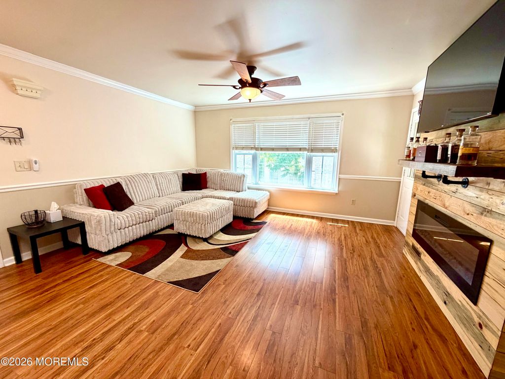 100 Puffin Glade, Bayville, NJ 08721