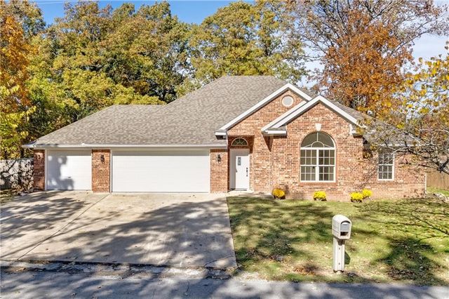 8 Eyemouth Drive, Bella Vista, AR 72715