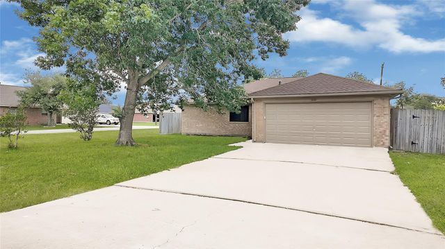 830 S 6th Street, La Porte, TX 77571