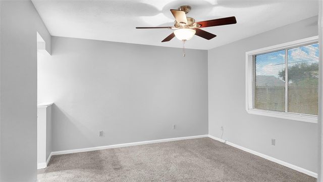 830 S 6th Street, La Porte, TX 77571