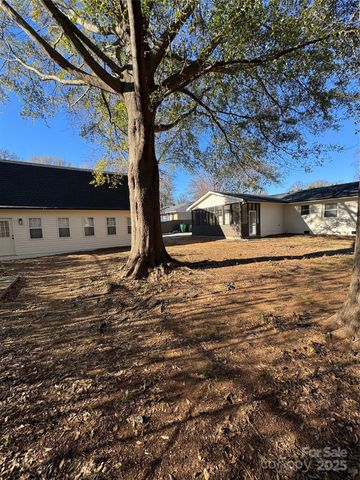 3334 Sudbury Road, Charlotte, NC 28205