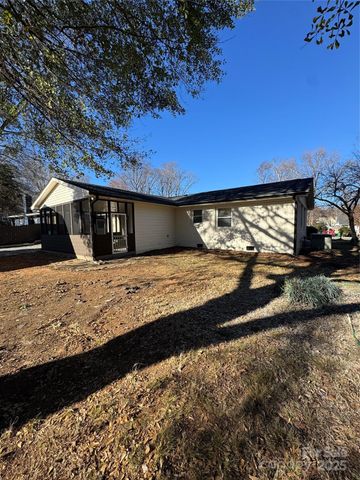 3334 Sudbury Road, Charlotte, NC 28205