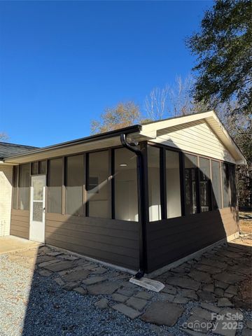 3334 Sudbury Road, Charlotte, NC 28205