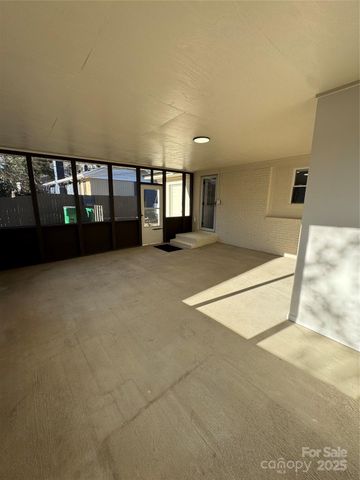 3334 Sudbury Road, Charlotte, NC 28205