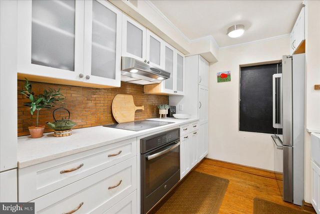 216 DOMER AVE, Takoma Park, MD 20912