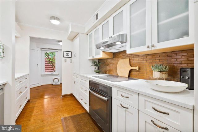 216 DOMER AVE, Takoma Park, MD 20912