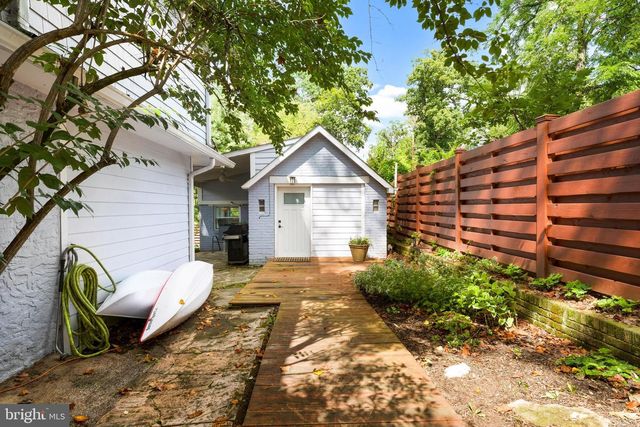 216 DOMER AVE, Takoma Park, MD 20912
