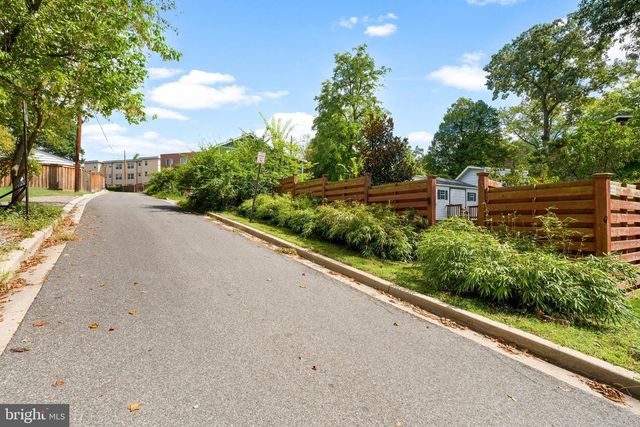 216 DOMER AVE, Takoma Park, MD 20912