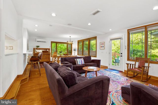 216 DOMER AVE, Takoma Park, MD 20912