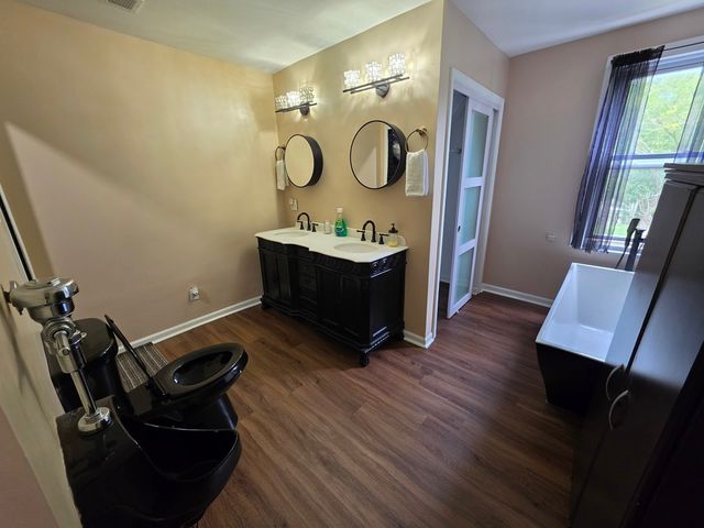 3106 Ezekiel Avenue, Zion, IL 60099