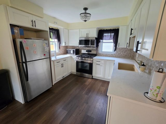 3106 Ezekiel Avenue, Zion, IL 60099