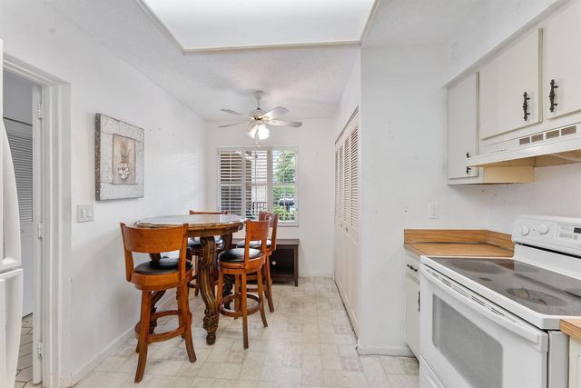 370 NW 76th Avenue 104, Margate, FL 33063