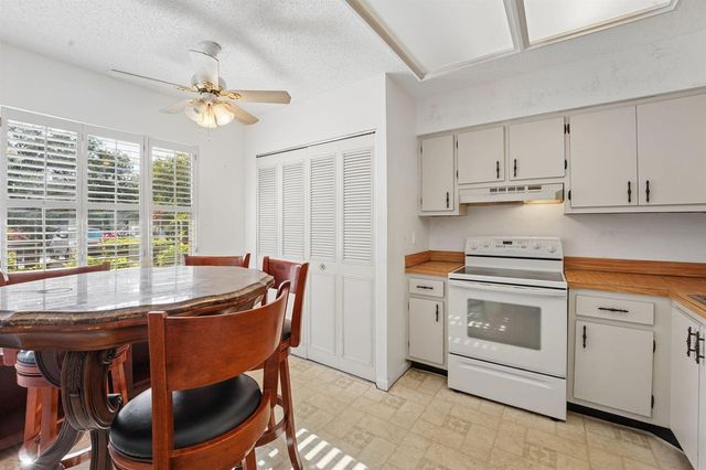 370 NW 76th Avenue 104, Margate, FL 33063
