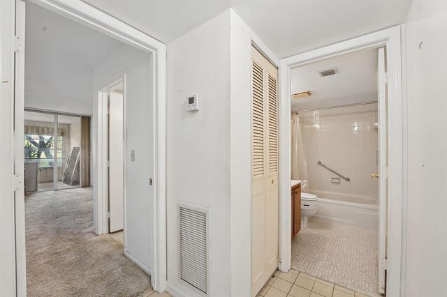 370 NW 76th Avenue 104, Margate, FL 33063