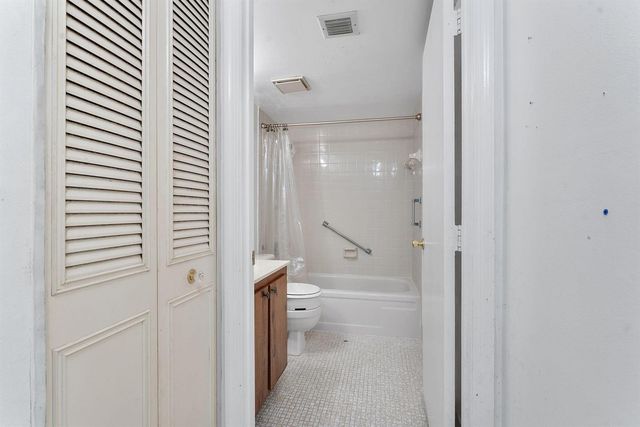 370 NW 76th Avenue 104, Margate, FL 33063