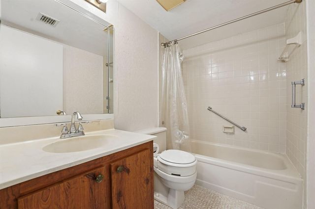 370 NW 76th Avenue 104, Margate, FL 33063