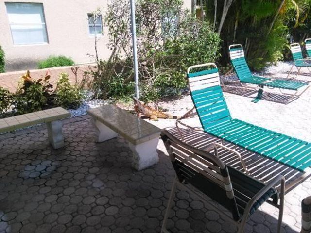 370 NW 76th Avenue 104, Margate, FL 33063