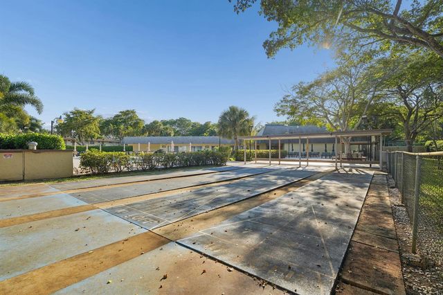 370 NW 76th Avenue 104, Margate, FL 33063