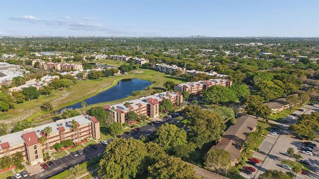 370 NW 76th Avenue 104, Margate, FL 33063