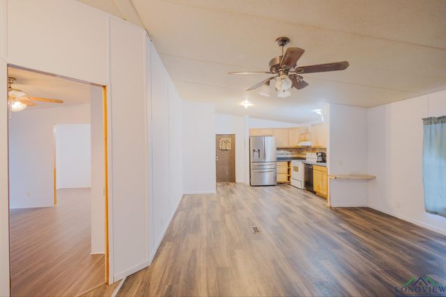 102 Pecan Dr., Hallsville, TX 75650