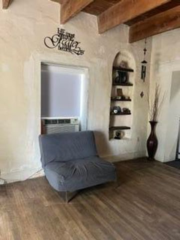 1511 Blake Road SW, Albuquerque, NM 87105