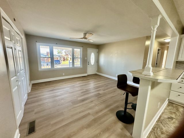 2309 S Walnut St, Hopkinsville, KY 42240