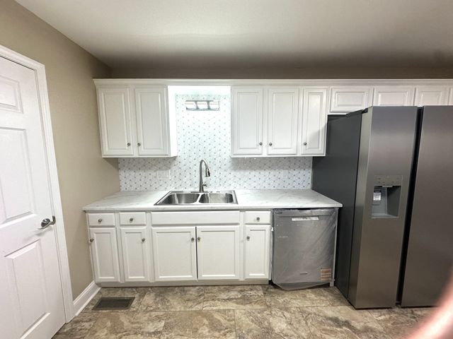 2309 S Walnut St, Hopkinsville, KY 42240