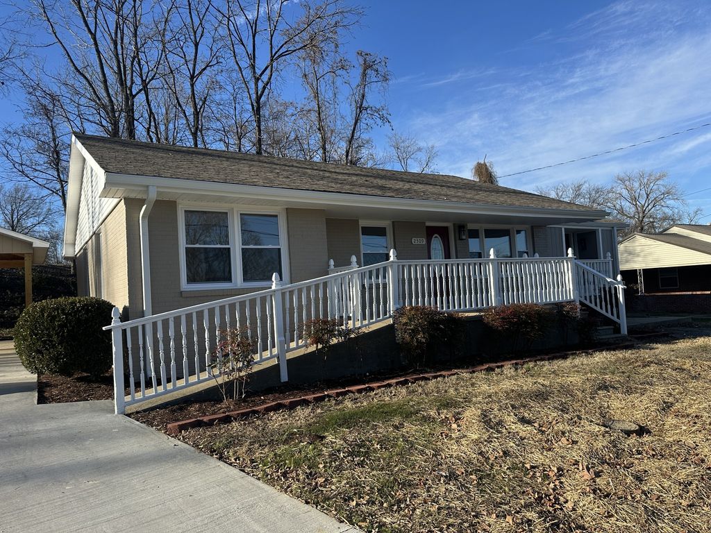 2309 S Walnut St, Hopkinsville, KY 42240