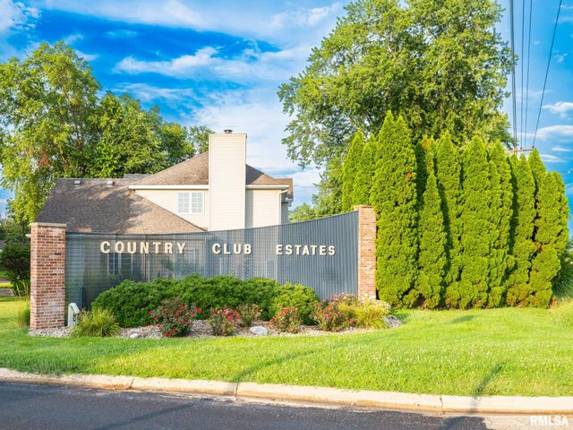15 OLYMPIA FIELDS Drive, Pekin, IL 61554