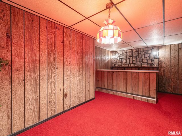 15 OLYMPIA FIELDS Drive, Pekin, IL 61554