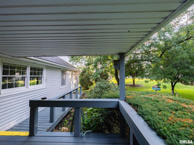 15 OLYMPIA FIELDS Drive, Pekin, IL 61554