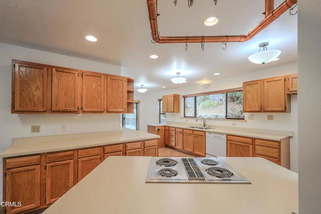 31600 Little Valley Road, Fort Bragg, CA 95437