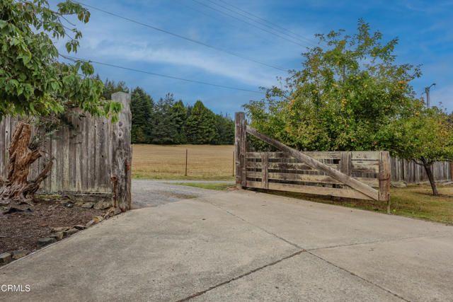 31600 Little Valley Road, Fort Bragg, CA 95437