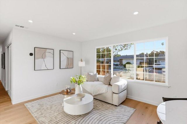 950 Dennis Avenue, Sunnyvale, CA 94086