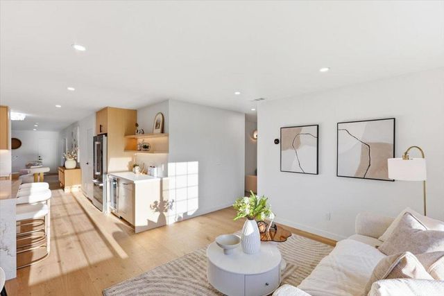 950 Dennis Avenue, Sunnyvale, CA 94086