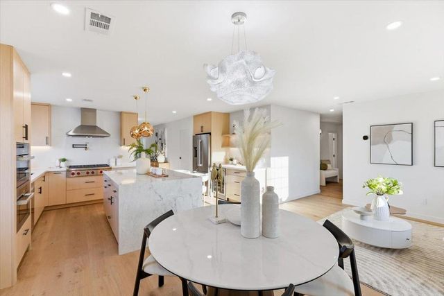 950 Dennis Avenue, Sunnyvale, CA 94086