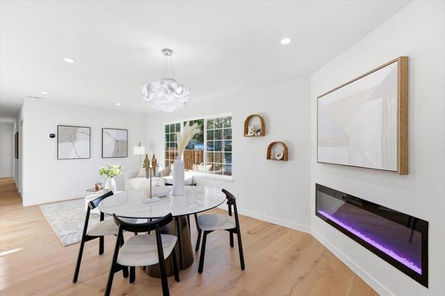 950 Dennis Avenue, Sunnyvale, CA 94086